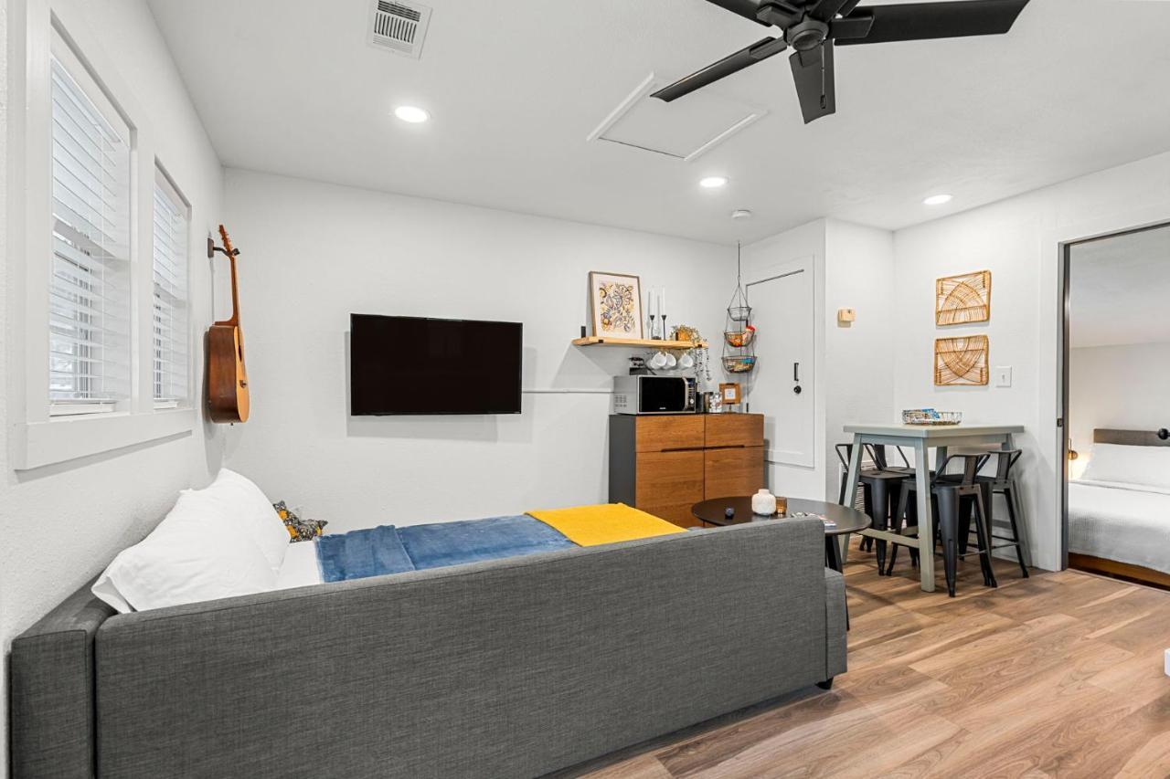 New! The Yellow Door- Downtown Wimberley W/ River Access Eksteriør bilde