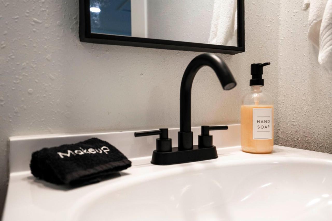 New! The Yellow Door- Downtown Wimberley W/ River Access Eksteriør bilde