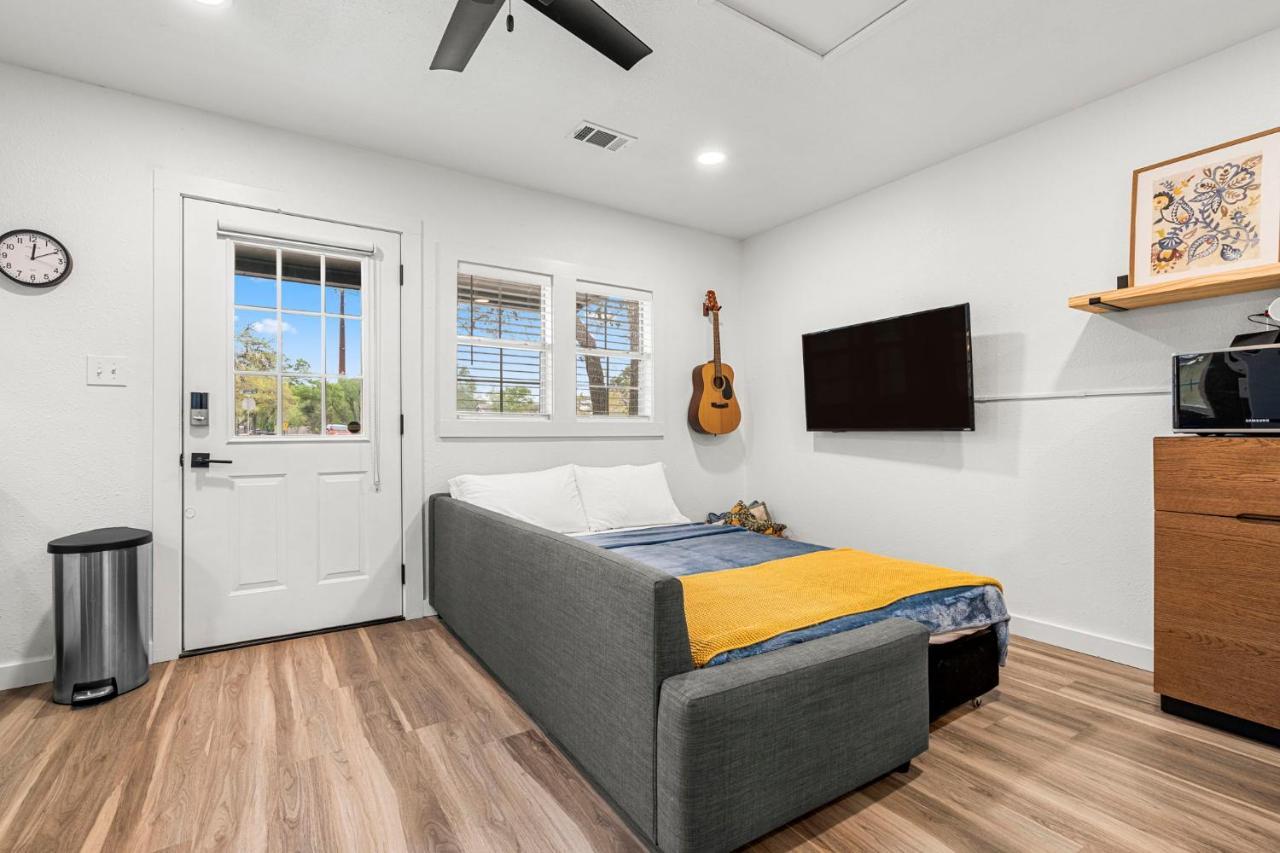 New! The Yellow Door- Downtown Wimberley W/ River Access Eksteriør bilde