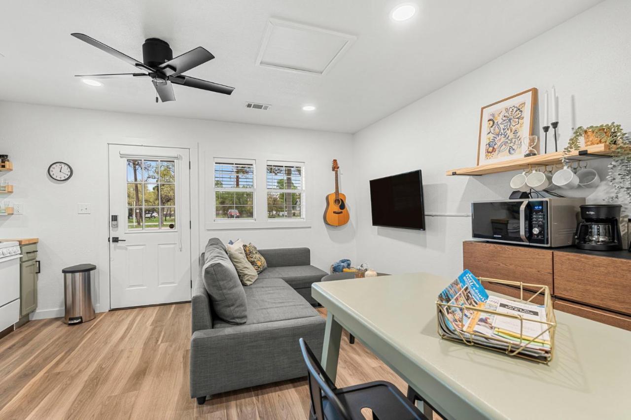 New! The Yellow Door- Downtown Wimberley W/ River Access Eksteriør bilde